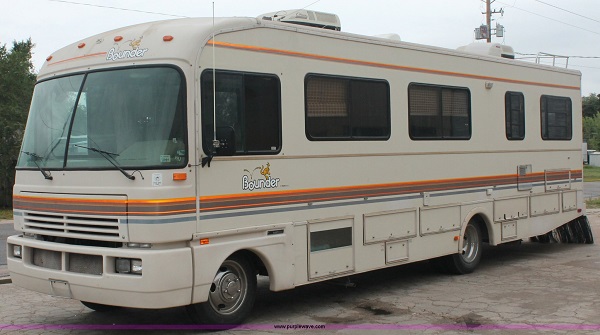 bounder-rv-covers-lifestyle.jpg