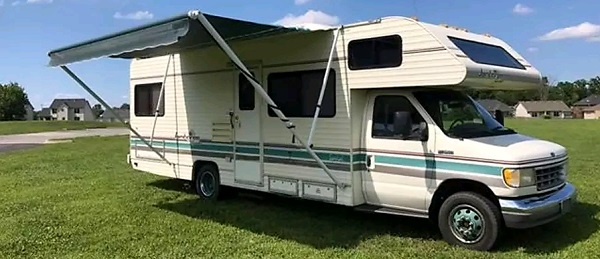 jamboree-rv-covers-lifestyle.jpg