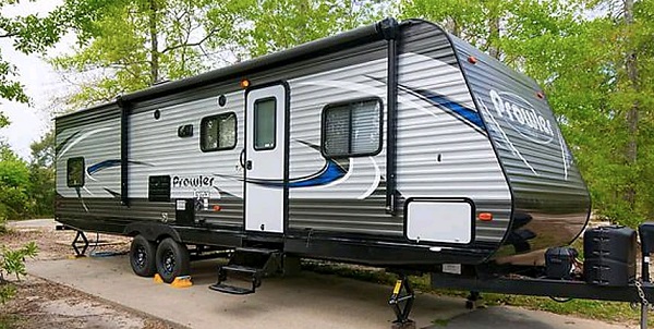 prowler-rv-covers-lifestyle.jpg